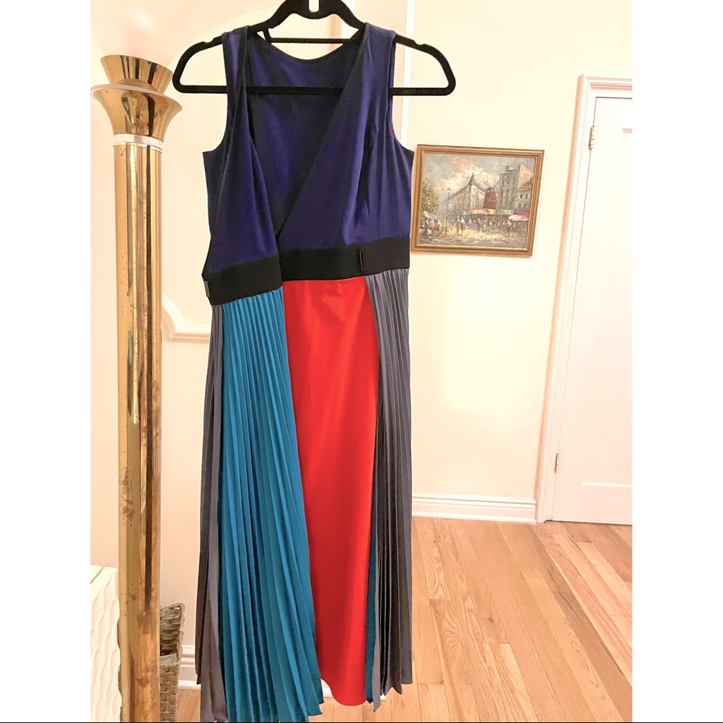 Diane Vonfurstenberg Mulitcolor Pleated Wrap Dress. Sz P. Excellent Condition :)